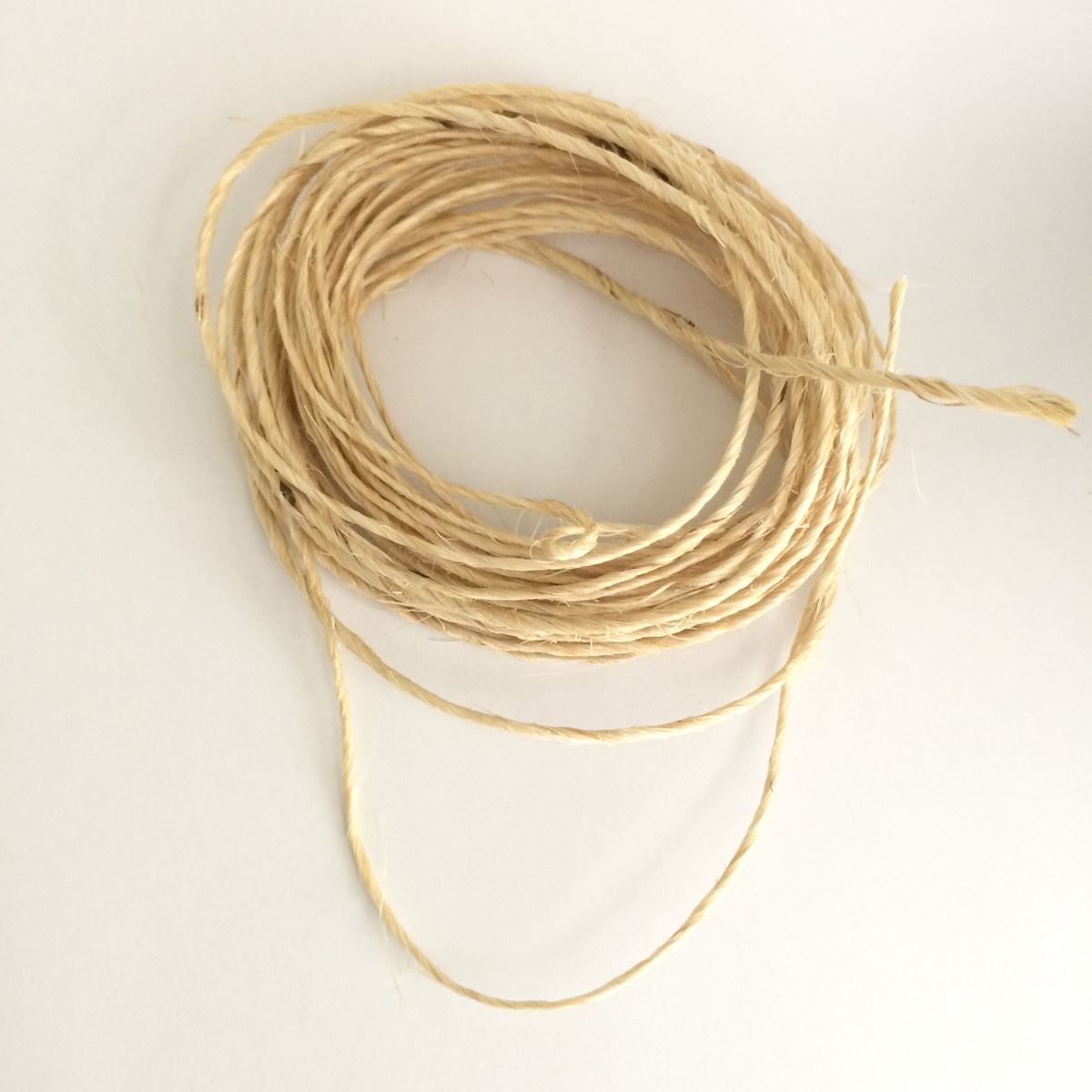 0008891_fio-de-sisal-10m-uniart