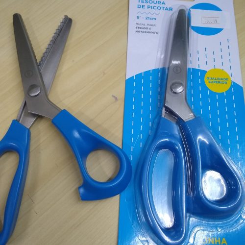 Tesoura de Picotar