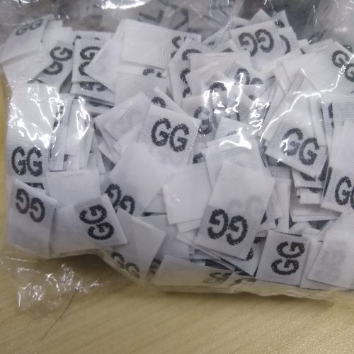 Etiqueta Bordada Cortada